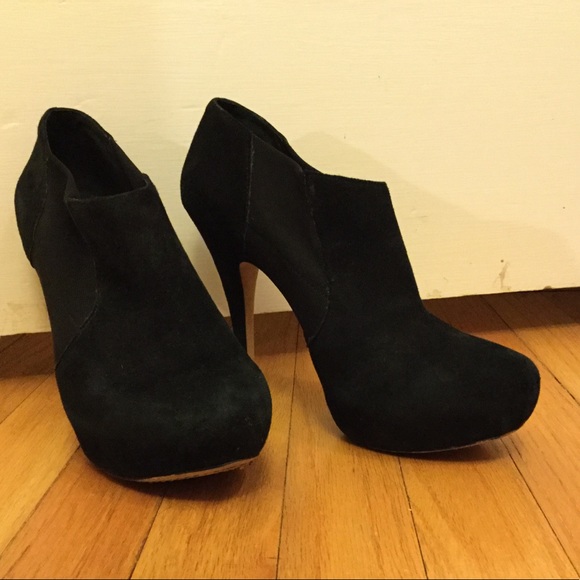 Vince Camuto Shoes - Vince Camuto Black Bootie Heels